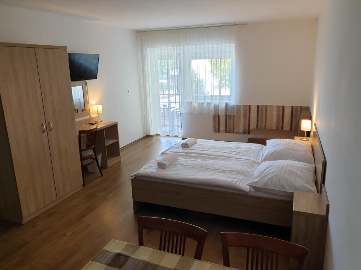 Adam Apartmanhaz シオーフォク エクステリア 写真