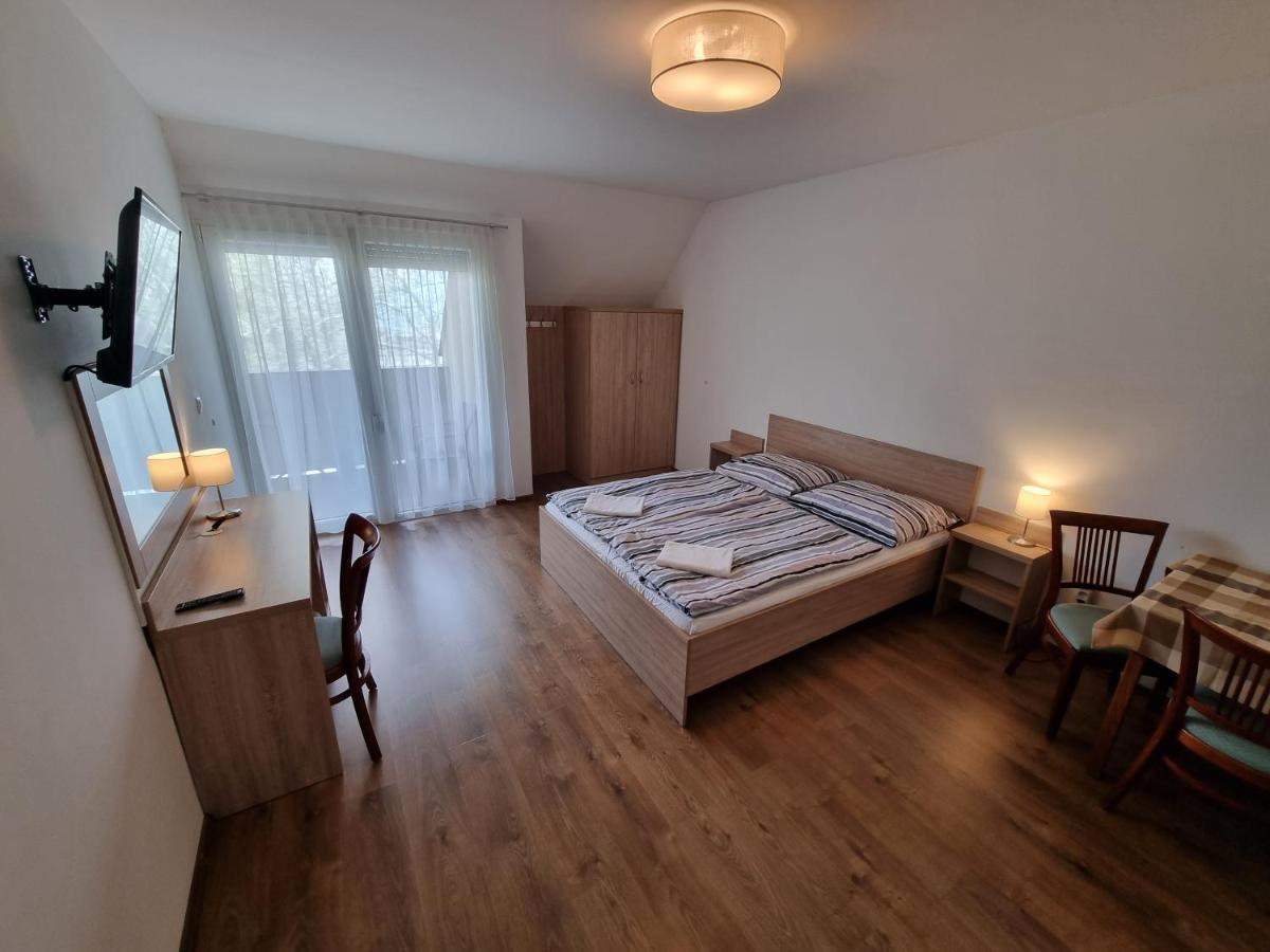 Adam Apartmanhaz シオーフォク エクステリア 写真