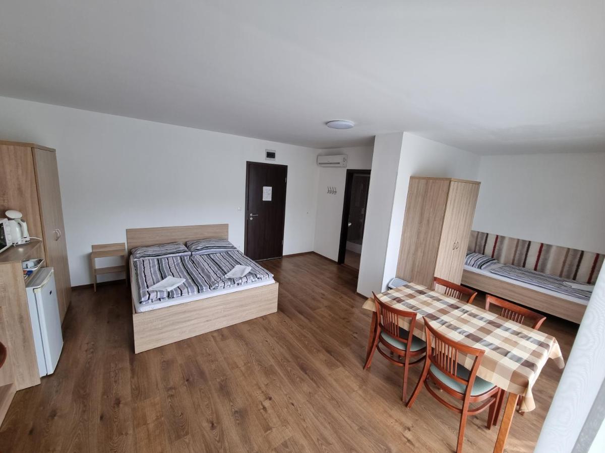 Adam Apartmanhaz シオーフォク 部屋 写真