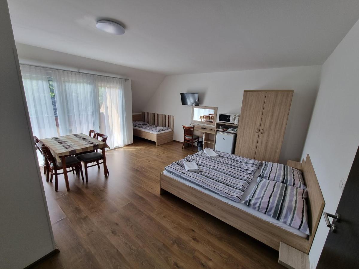 Adam Apartmanhaz シオーフォク エクステリア 写真