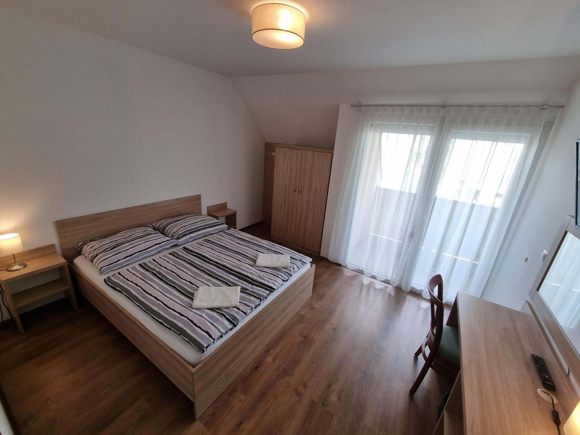 Adam Apartmanhaz シオーフォク 部屋 写真