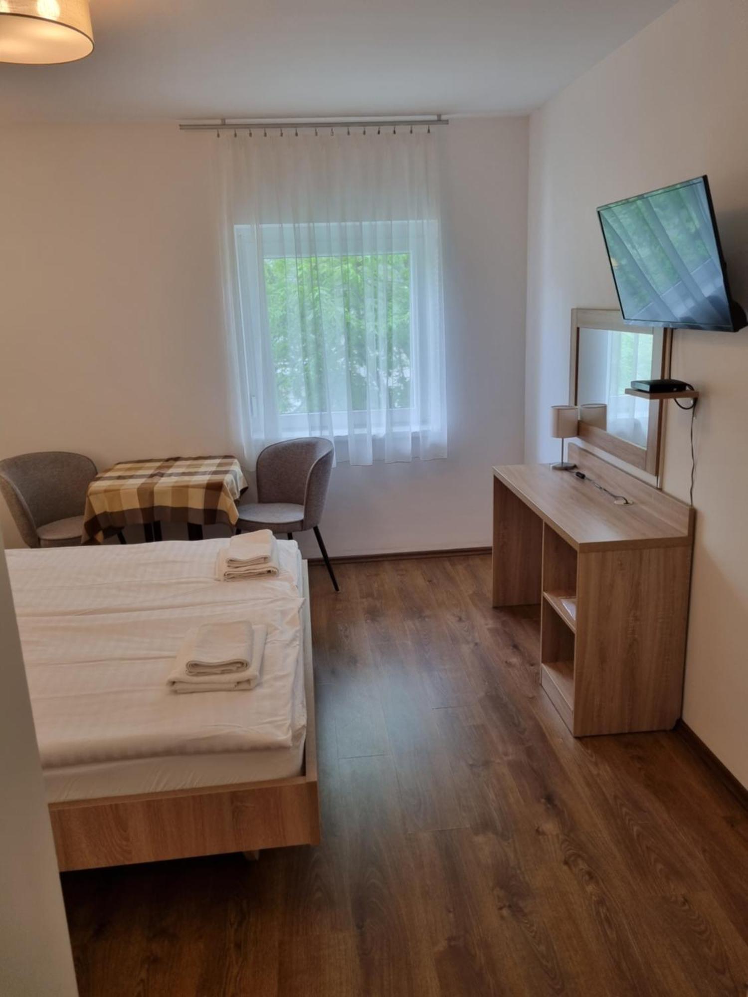 Adam Apartmanhaz シオーフォク 部屋 写真