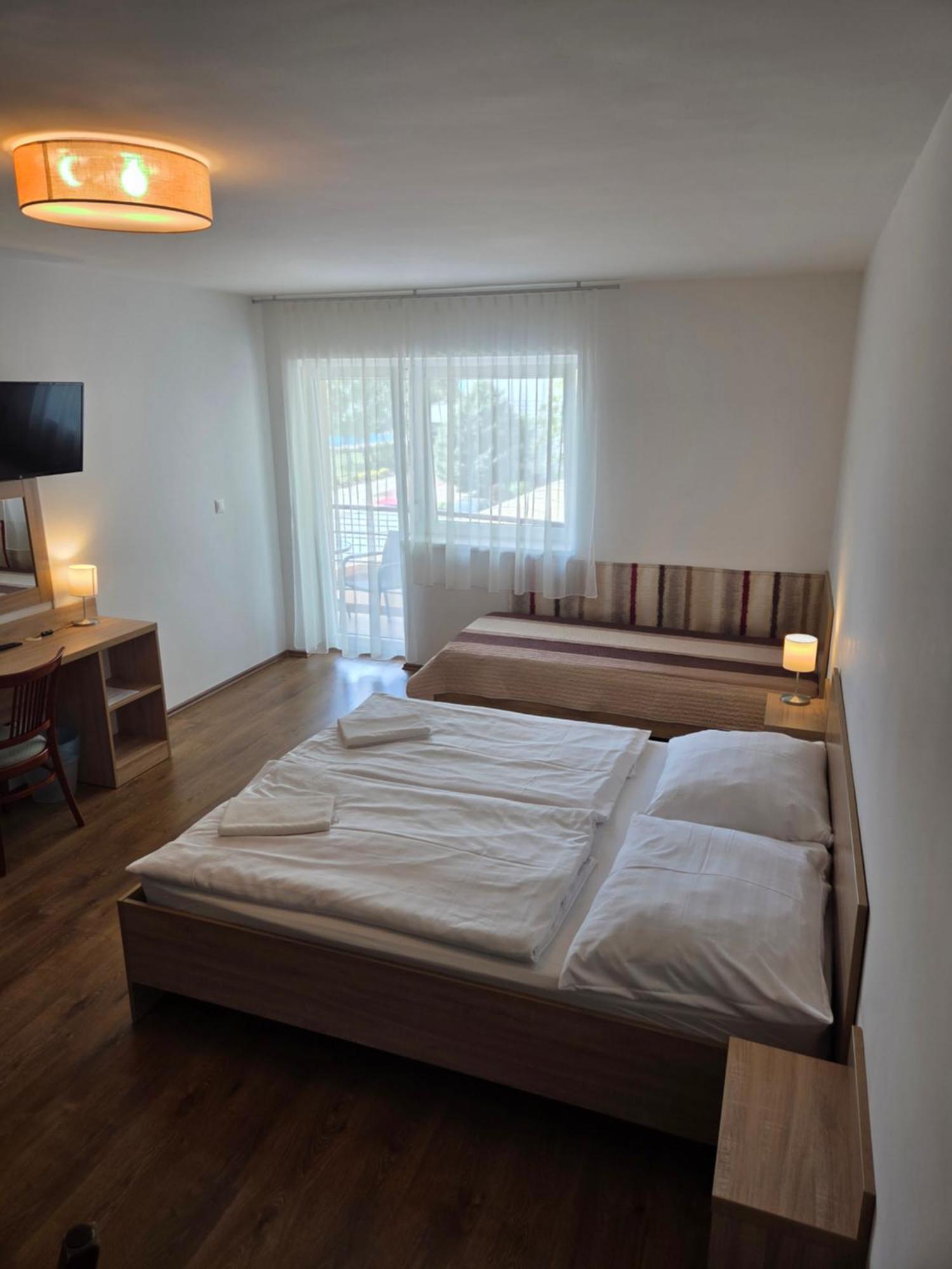 Adam Apartmanhaz シオーフォク エクステリア 写真