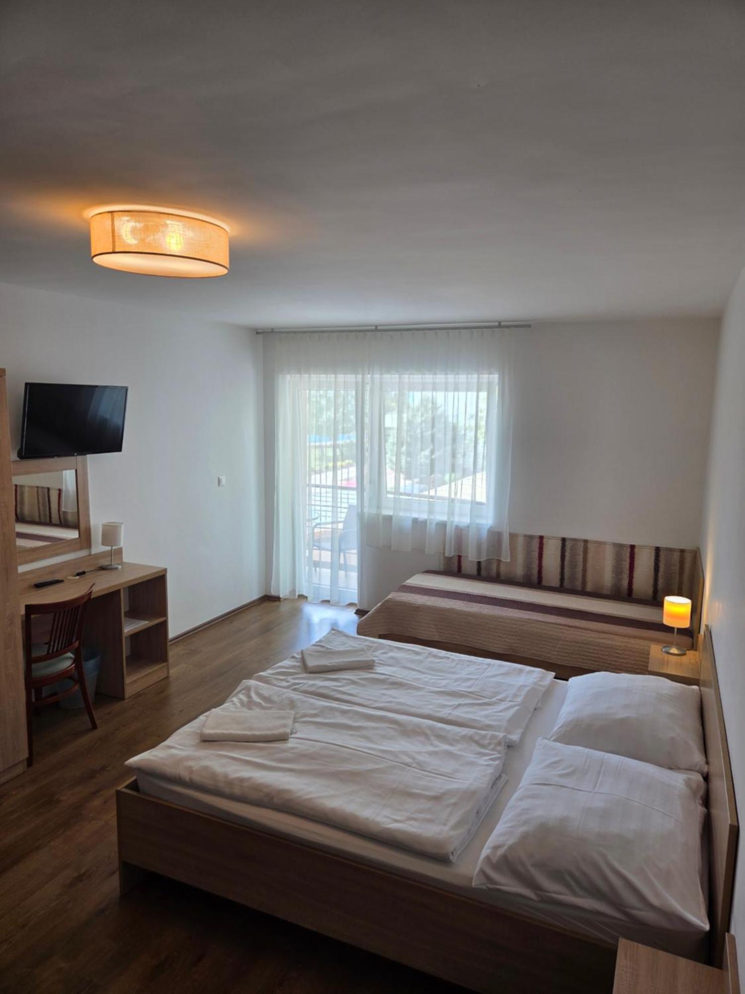 Adam Apartmanhaz シオーフォク エクステリア 写真