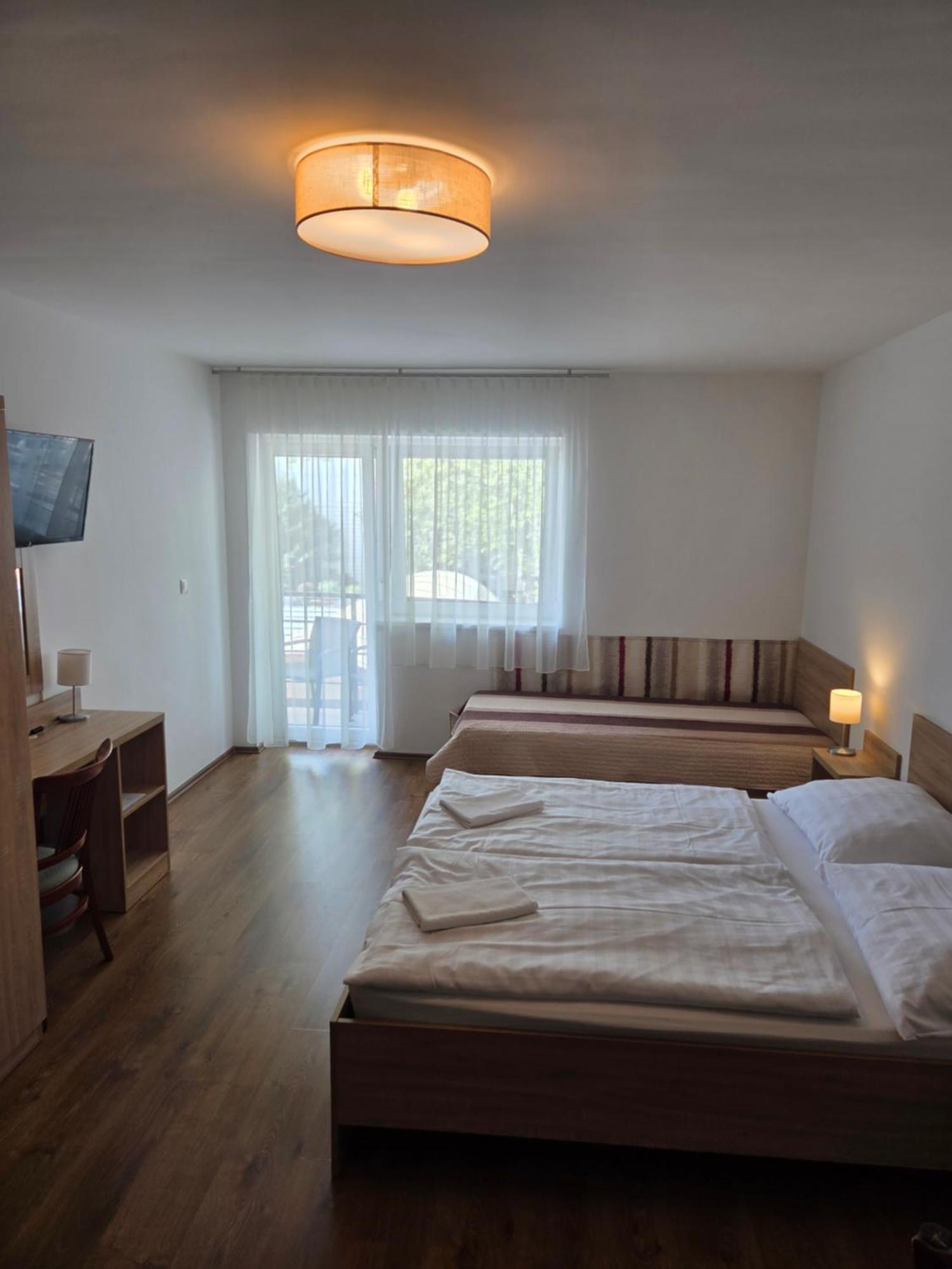 Adam Apartmanhaz シオーフォク エクステリア 写真